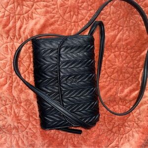 Simply Vera Black Quilted Crossbody Bag